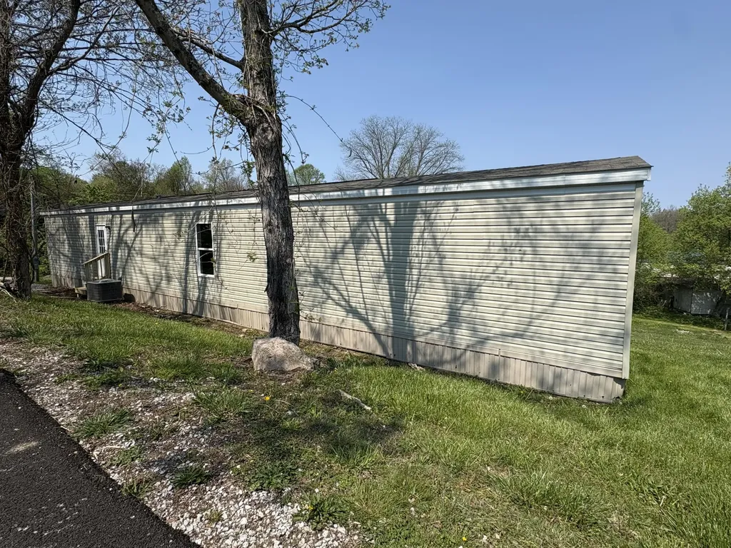 22 Cowbell Avenue Williamsburg KY 40769