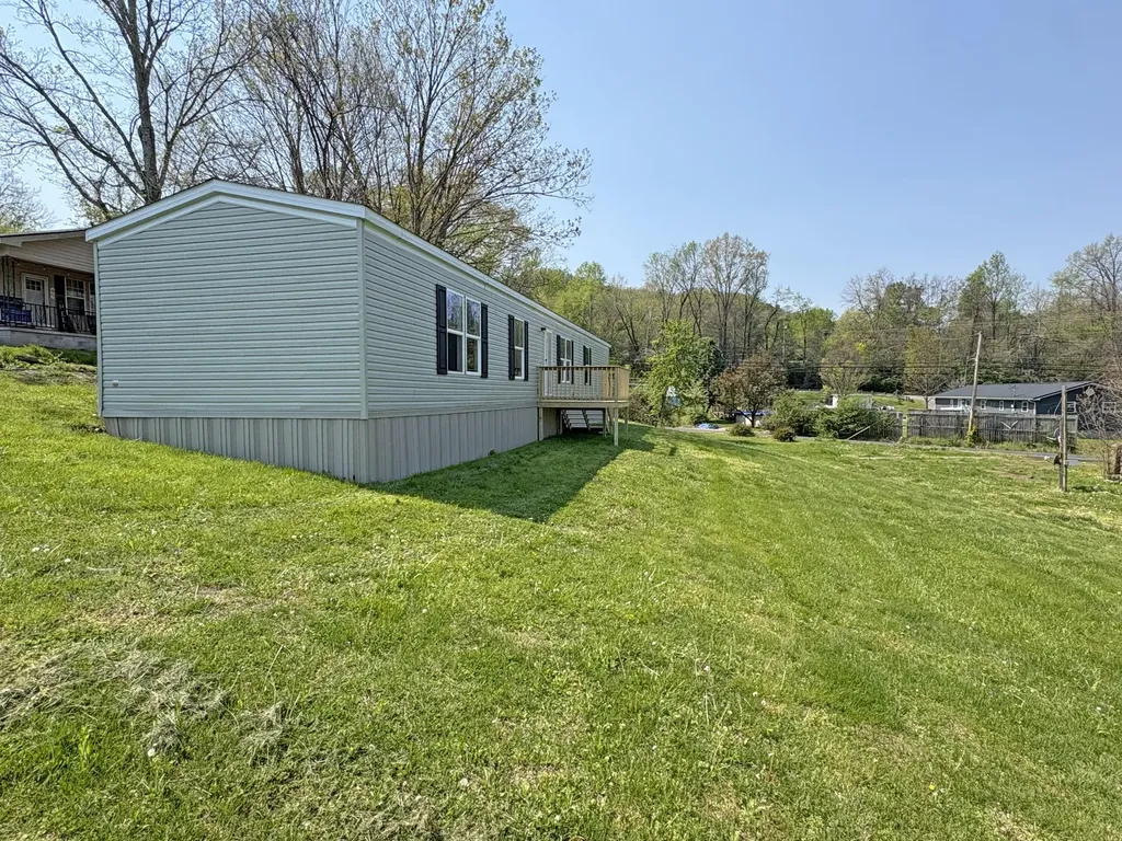22 Cowbell Avenue Williamsburg KY 40769