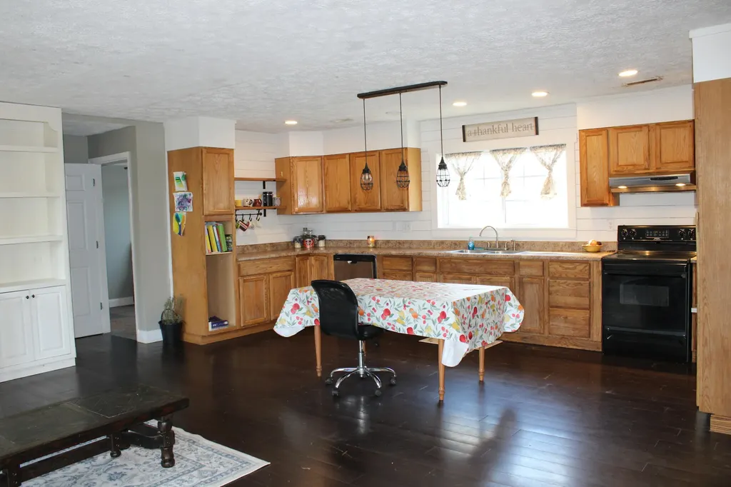 3493 Cartersville Road Paint Lick KY 40461