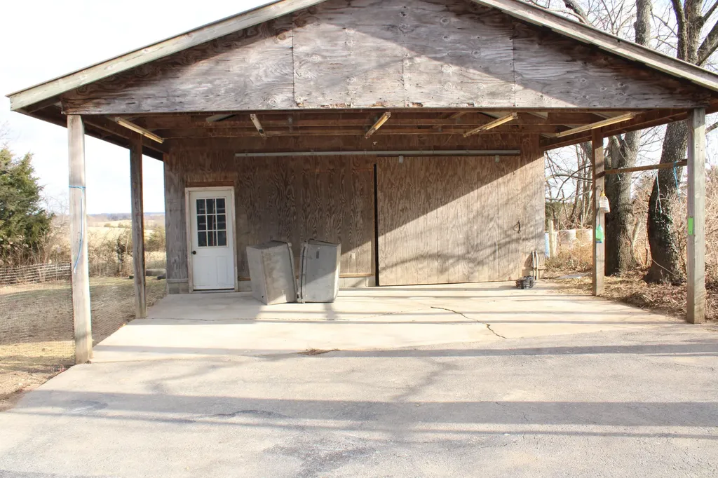 3493 Cartersville Road Paint Lick KY 40461