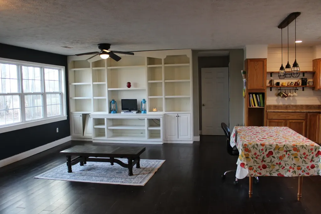 3493 Cartersville Road Paint Lick KY 40461