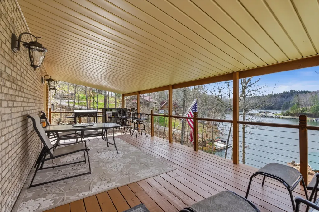 1077 Cliffs Edge Road East Bernstadt KY 40729