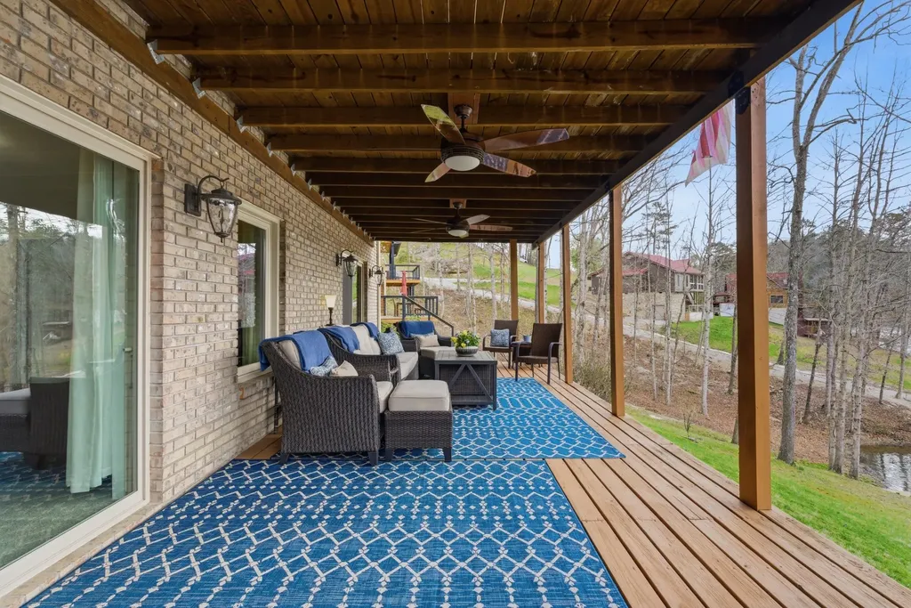 1077 Cliffs Edge Road East Bernstadt KY 40729