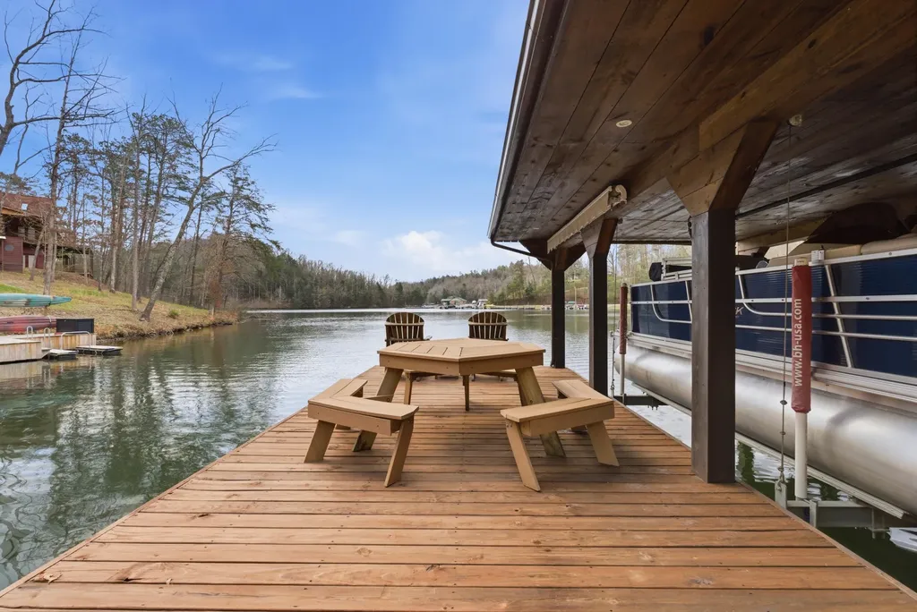 1077 Cliffs Edge Road East Bernstadt KY 40729