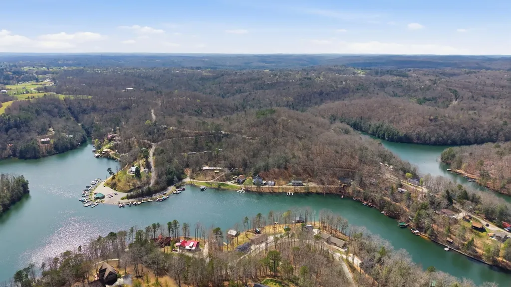 1077 Cliffs Edge Road East Bernstadt KY 40729