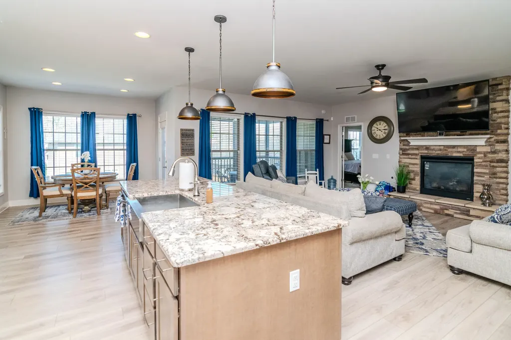 3683 Bay Springs Park Lexington KY 40509