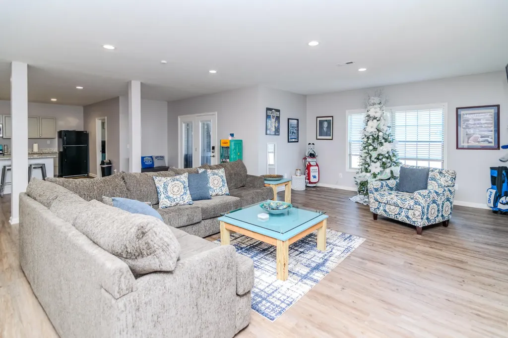 3683 Bay Springs Park Lexington KY 40509