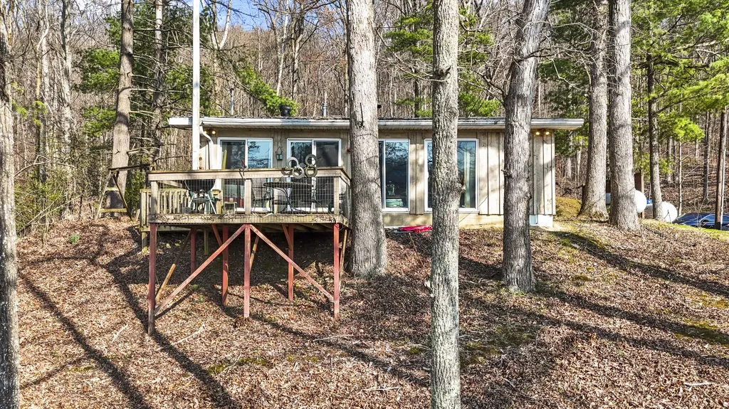 1810 Calk Lake Road Jeffersonville KY 40337