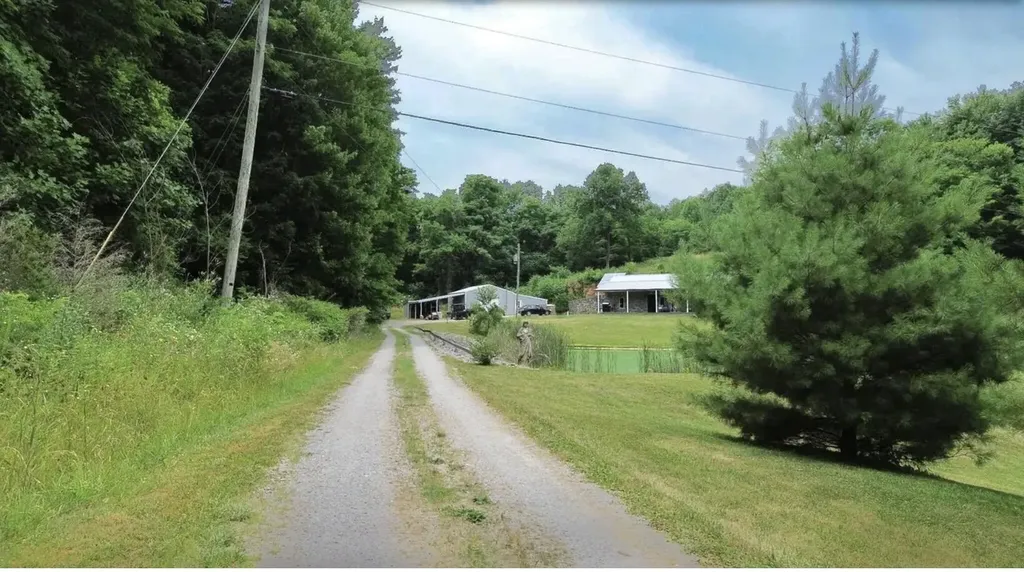 1538 May Hollow Road Tollesboro KY 41189
