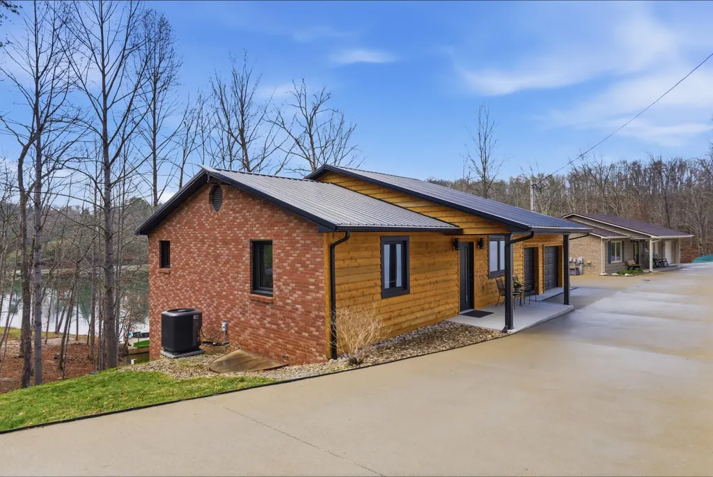 1063 Cliffs Edge Road East Bernstadt KY 40729