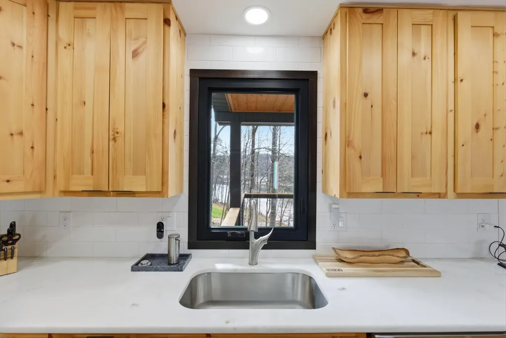 1063 Cliffs Edge Road East Bernstadt KY 40729