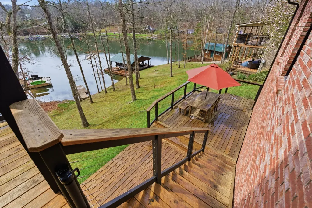 1063 Cliffs Edge Road East Bernstadt KY 40729