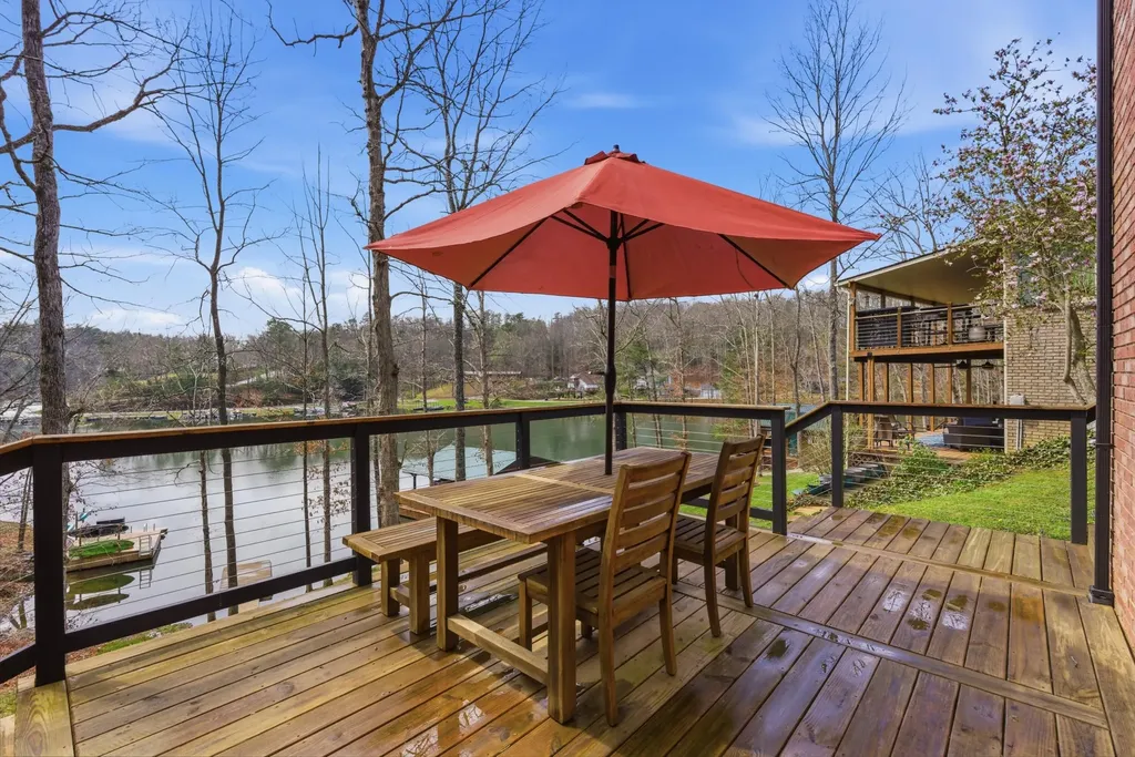 1063 Cliffs Edge Road East Bernstadt KY 40729