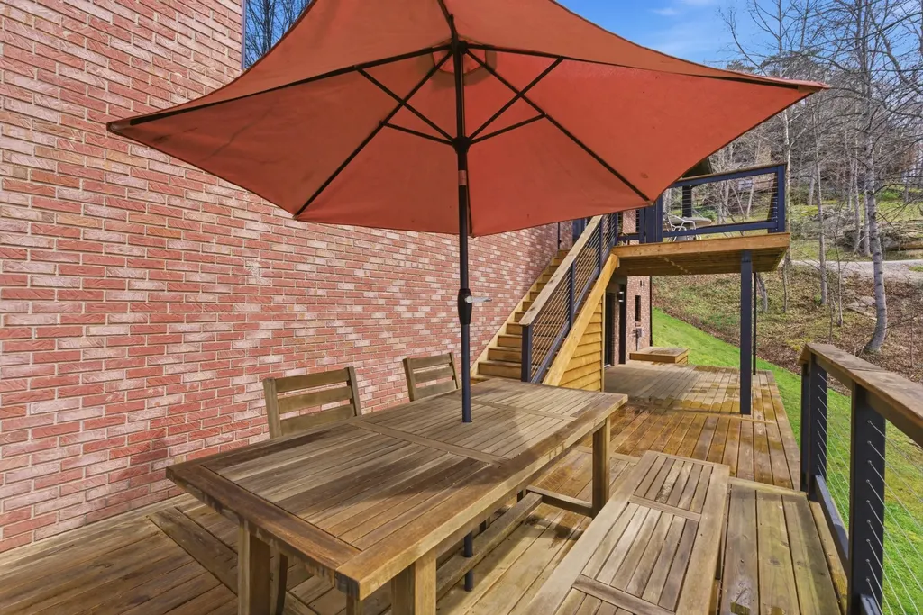 1063 Cliffs Edge Road East Bernstadt KY 40729