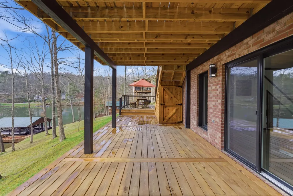 1063 Cliffs Edge Road East Bernstadt KY 40729