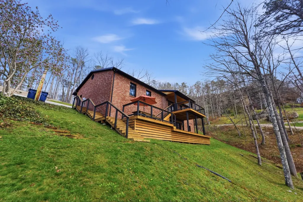 1063 Cliffs Edge Road East Bernstadt KY 40729