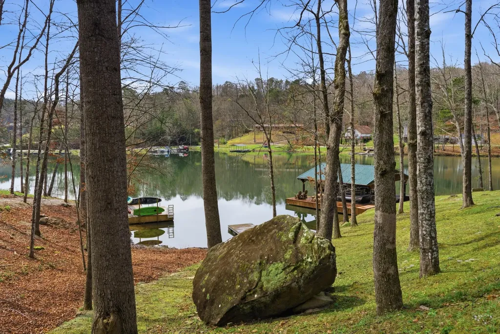 1063 Cliffs Edge Road East Bernstadt KY 40729