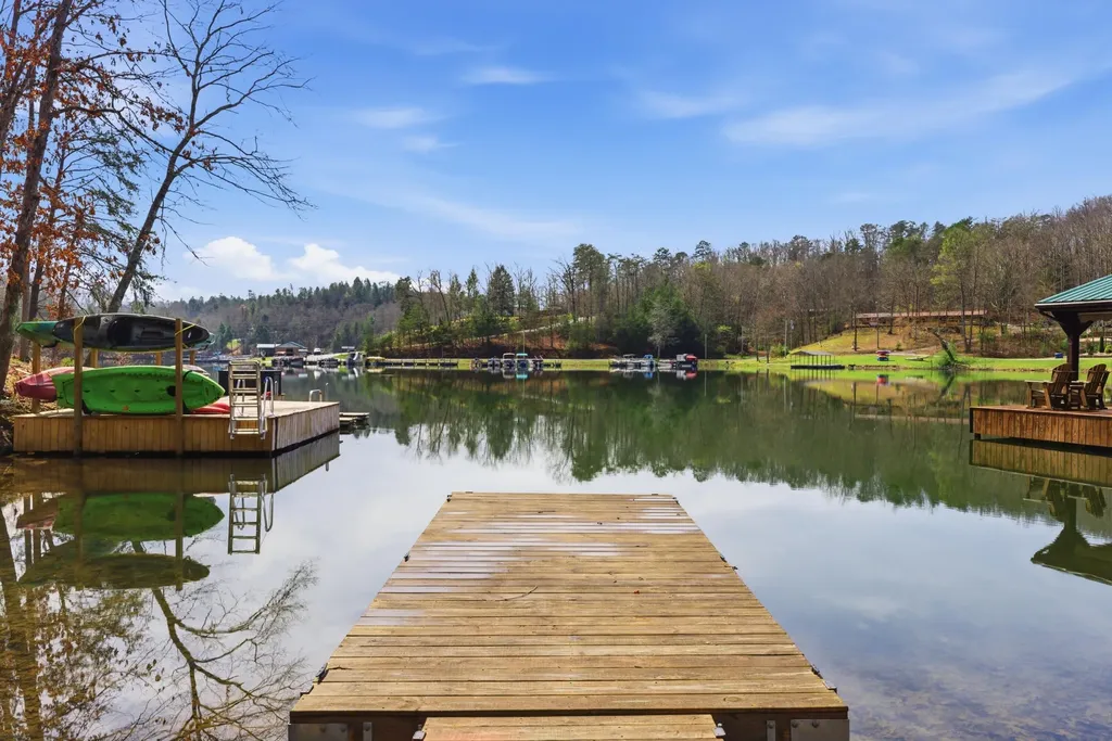 1063 Cliffs Edge Road East Bernstadt KY 40729