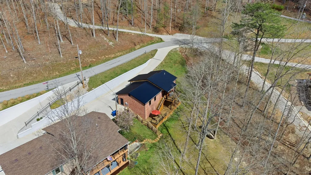 1063 Cliffs Edge Road East Bernstadt KY 40729