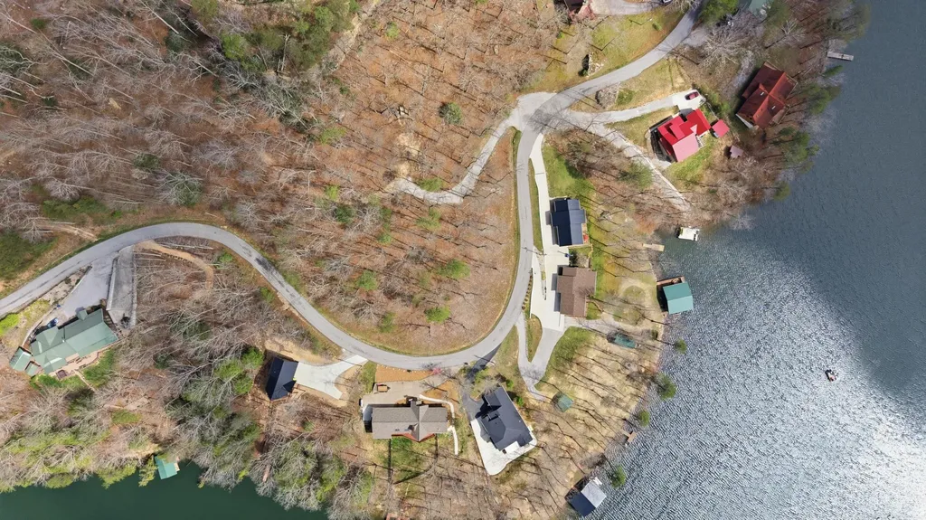 1063 Cliffs Edge Road East Bernstadt KY 40729