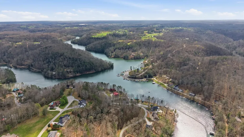 1063 Cliffs Edge Road East Bernstadt KY 40729