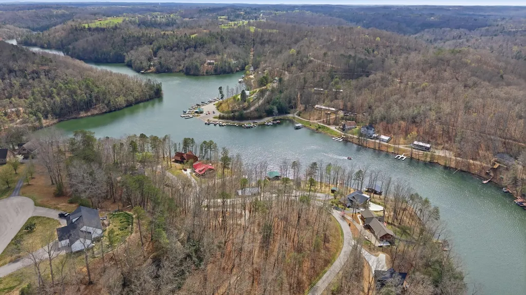 1063 Cliffs Edge Road East Bernstadt KY 40729