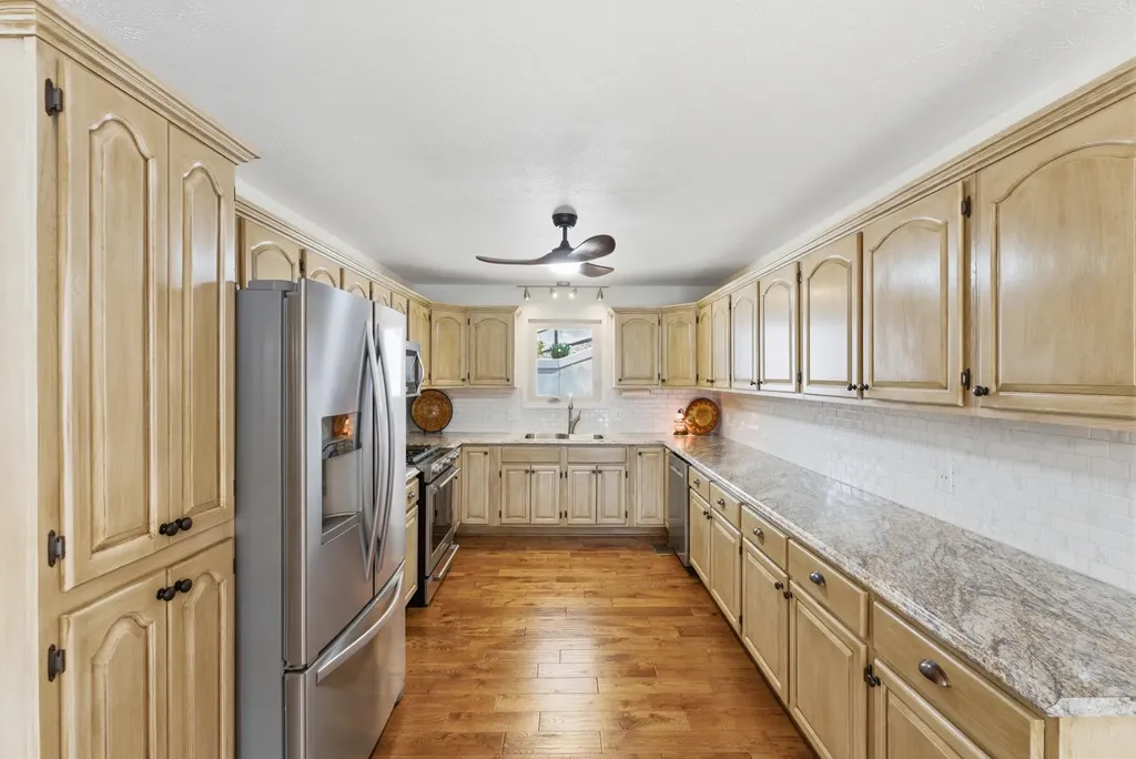 1077 Cliffs Edge Road East Bernstadt KY 40729