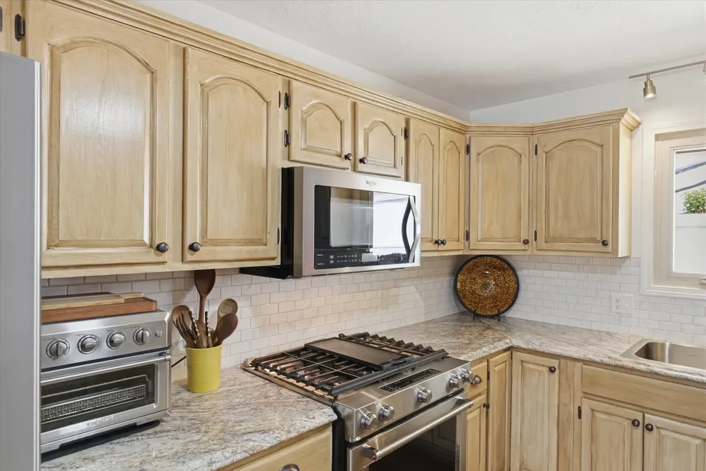1077 Cliffs Edge Road East Bernstadt KY 40729