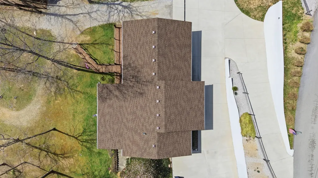 1077 Cliffs Edge Road East Bernstadt KY 40729