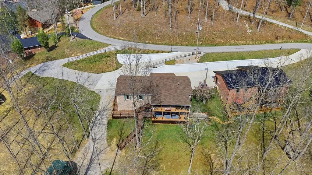 1077 Cliffs Edge Road East Bernstadt KY 40729