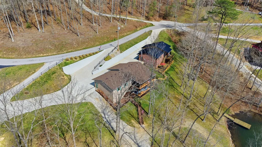 1077 Cliffs Edge Road East Bernstadt KY 40729