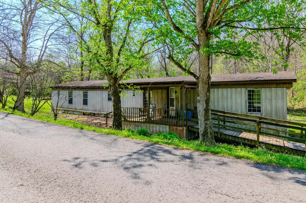 1207 Logan Road Springfield KY 40069