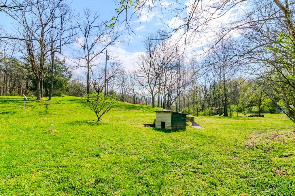 1207 Logan Road Springfield KY 40069
