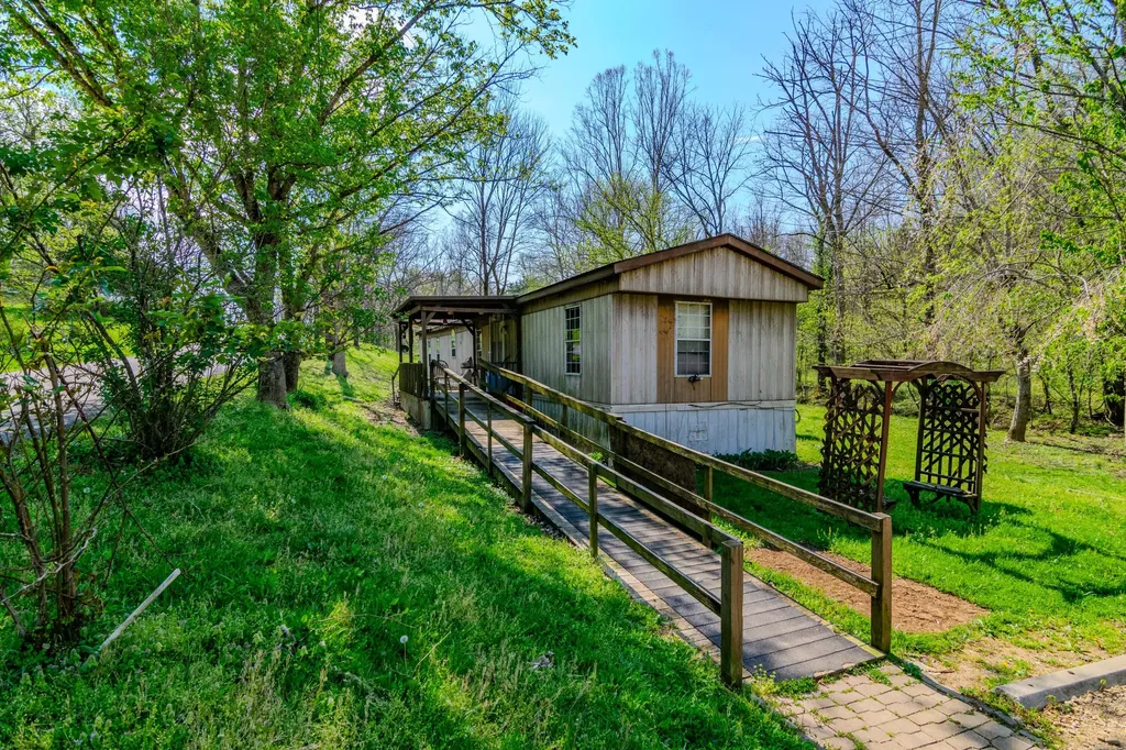1207 Logan Road Springfield KY 40069