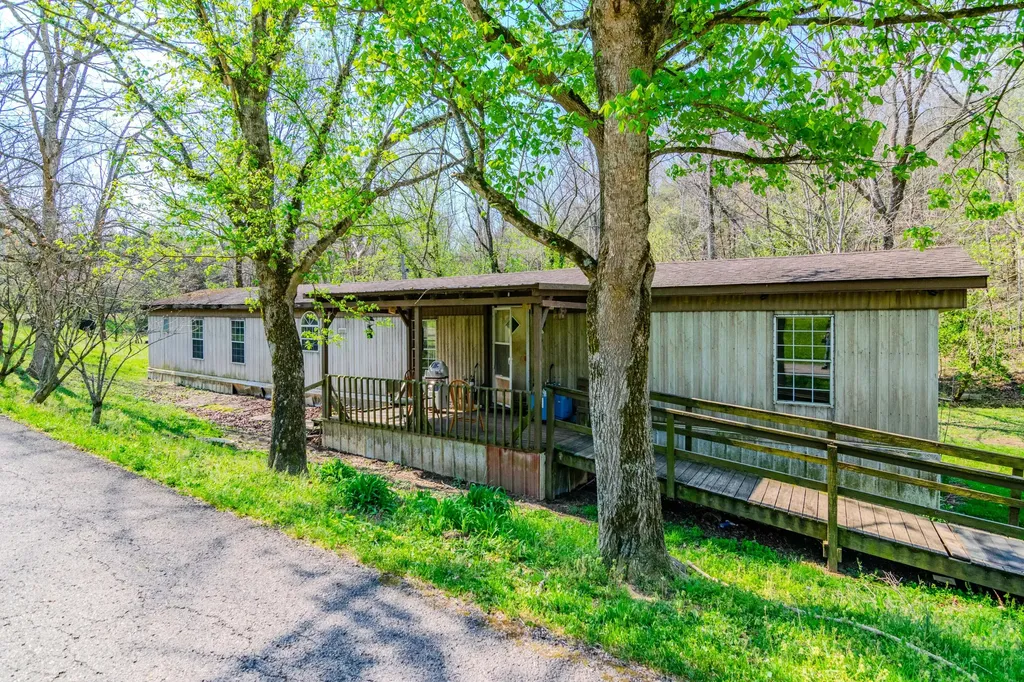 1207 Logan Road Springfield KY 40069