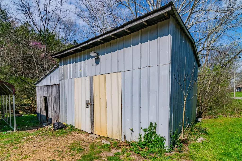 1207 Logan Road Springfield KY 40069
