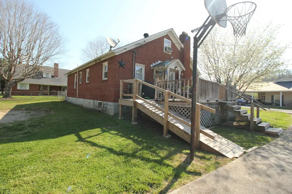 43 Foster Street Liberty KY 42539