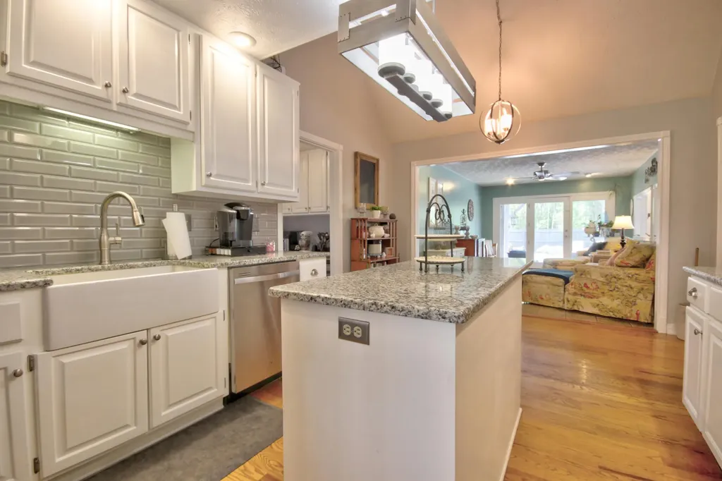 3734 Oak Hill Road Somerset KY 42503