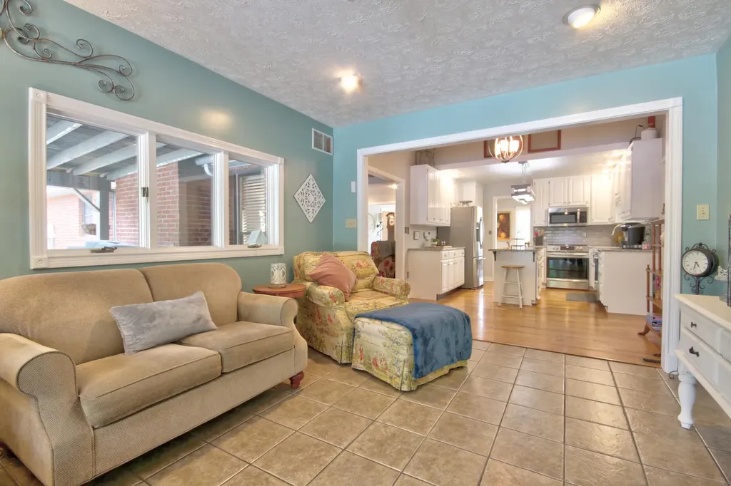 3734 Oak Hill Road Somerset KY 42503