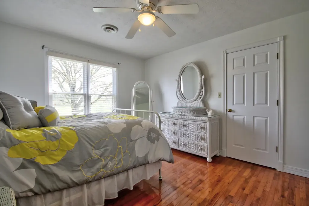 3734 Oak Hill Road Somerset KY 42503