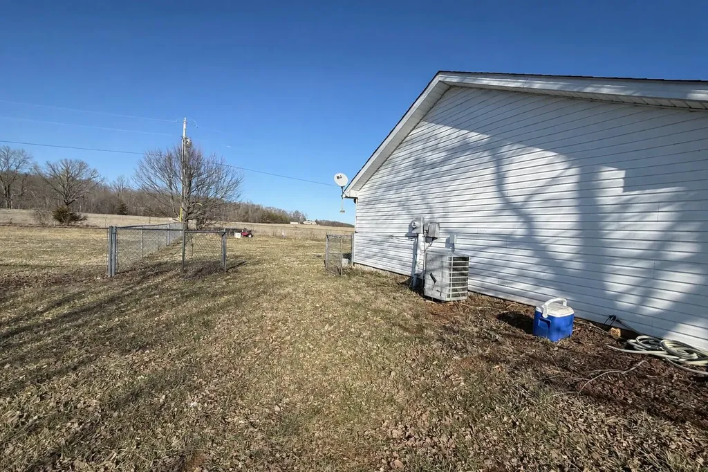 5072 E Highway 635 Science Hill KY 42553