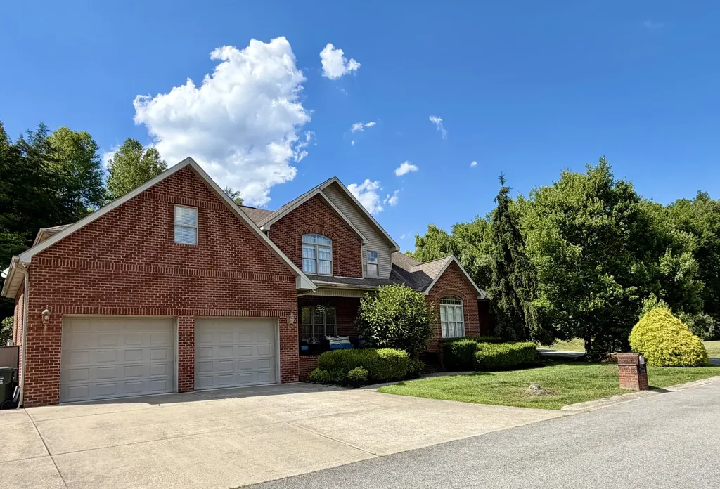 104 Easy Street Staffordsville KY 41256