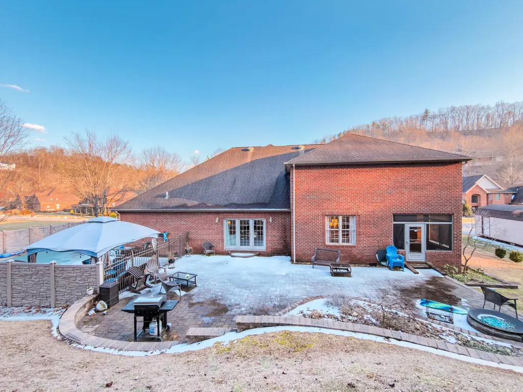 104 Easy Street Staffordsville KY 41256