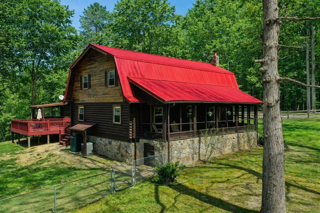 366 Tom Meadows Road Strunk KY 42649