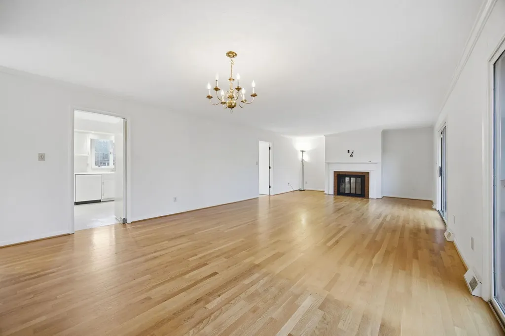 2044 Manor Drive Lexington KY 40502
