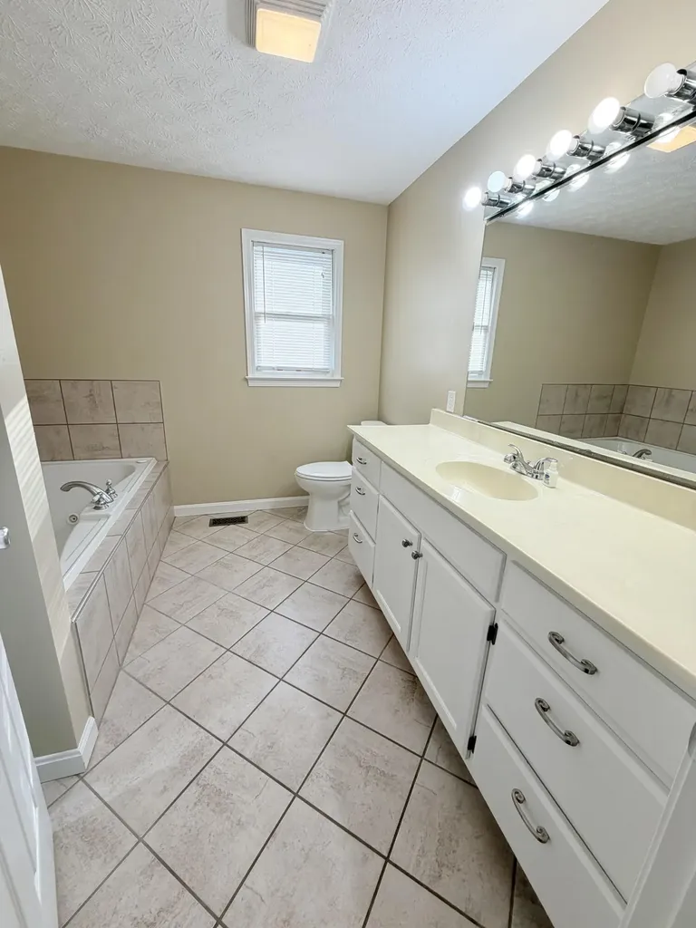 60 Ford Drive Extension Mt Vernon KY 40456