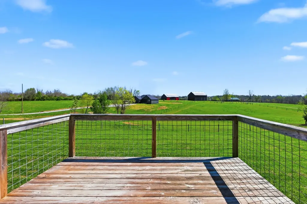 541 Oakland Lane Harrodsburg KY 40330