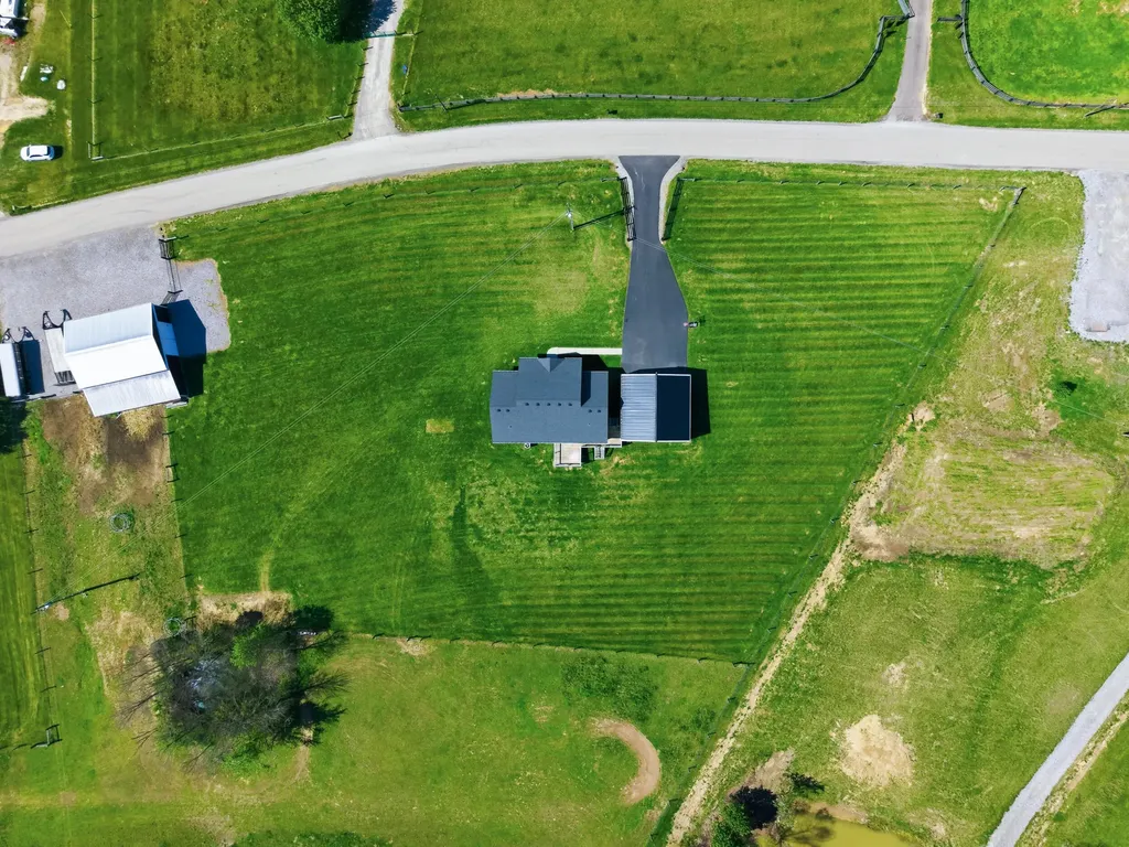 541 Oakland Lane Harrodsburg KY 40330