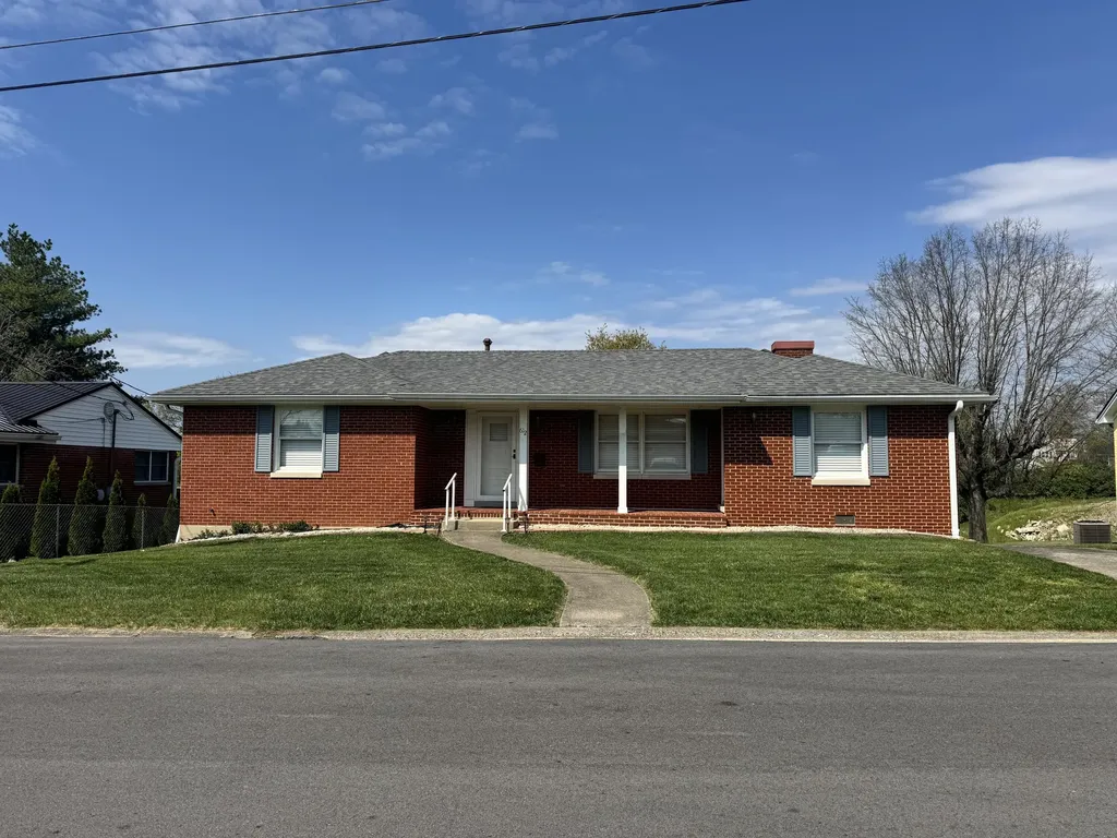 612 Elizabeth Court Harrodsburg KY 40330