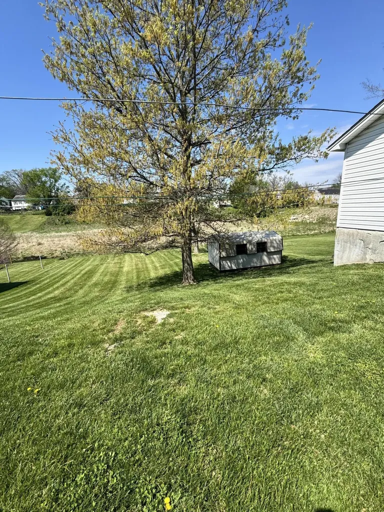 612 Elizabeth Court Harrodsburg KY 40330